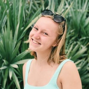 Meet your Posher, Claire